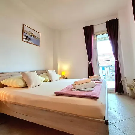 Apartment By The Sea - 24405 Trogir